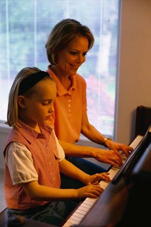  how to learn to play piano at home-piano lessons
