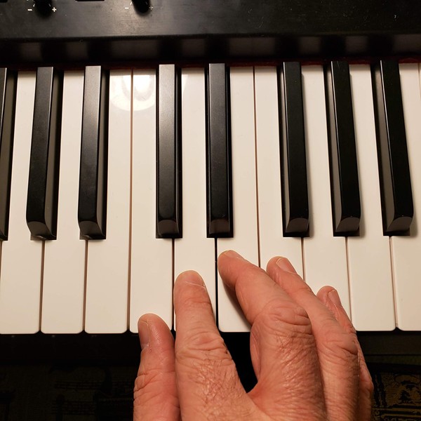Learn One Simple Pattern To Find Any Major Chord on the Piano